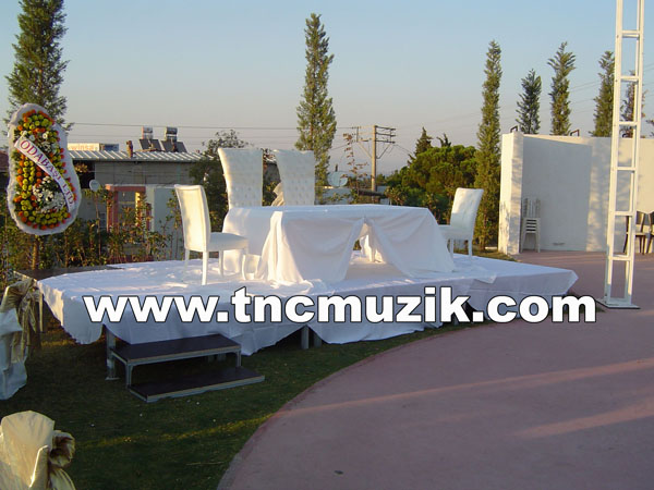 Podyum Sahne Platform kiralama izmir karyaka Podyum platform sahne Hizmetimiz Mevcuttur.
